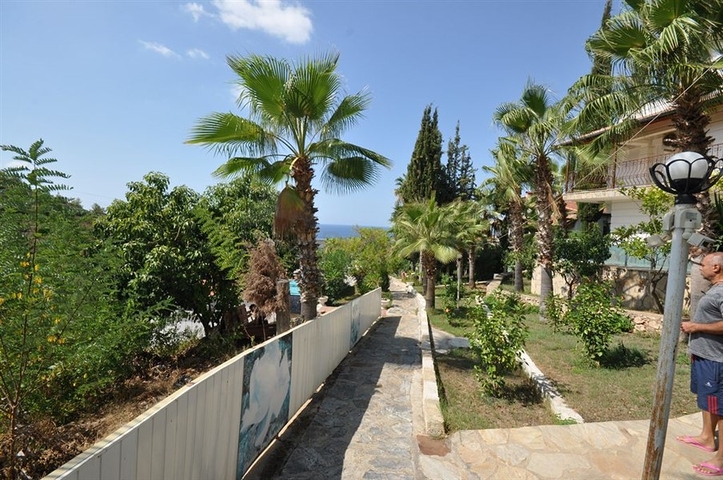 فيلا مفروشة مطلة على البحر 