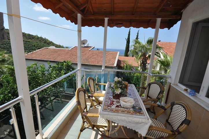 فيلا مفروشة مطلة على البحر 