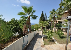 فيلا مفروشة مطلة على البحر 