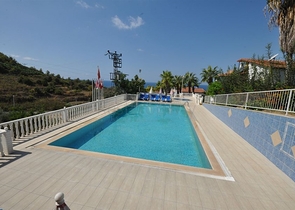 فيلا مفروشة مطلة على البحر 