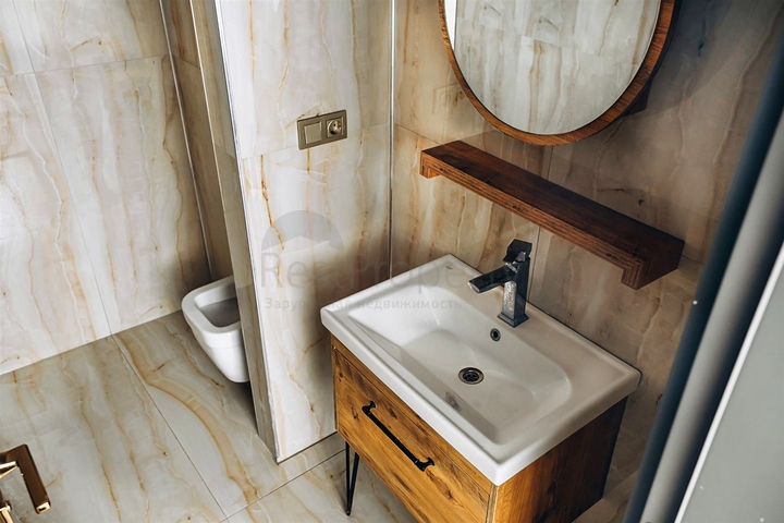 فيلا 7 + 1 في منطقة بيليك أنطاليا 