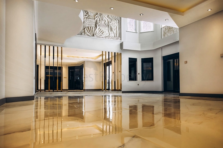 فيلا 7 + 1 في منطقة بيليك أنطاليا 