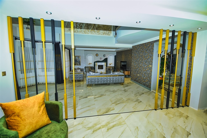 فيلا 7 + 1 في منطقة بيليك أنطاليا 