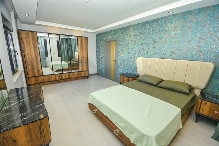 فيلا 7 + 1 في منطقة بيليك أنطاليا 