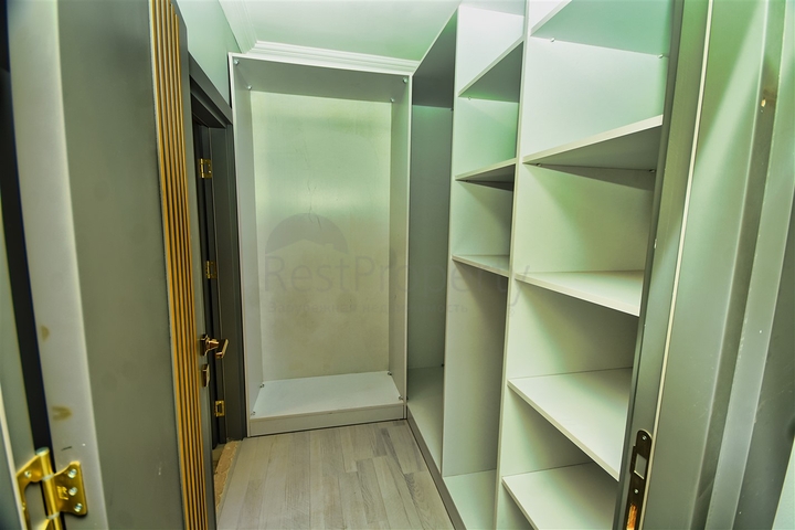 فيلا 7 + 1 في منطقة بيليك أنطاليا 