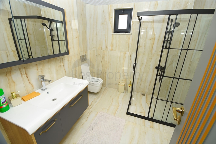 فيلا 7 + 1 في منطقة بيليك أنطاليا 