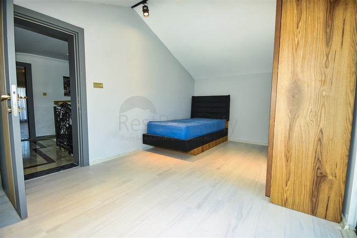 فيلا 7 + 1 في منطقة بيليك أنطاليا 