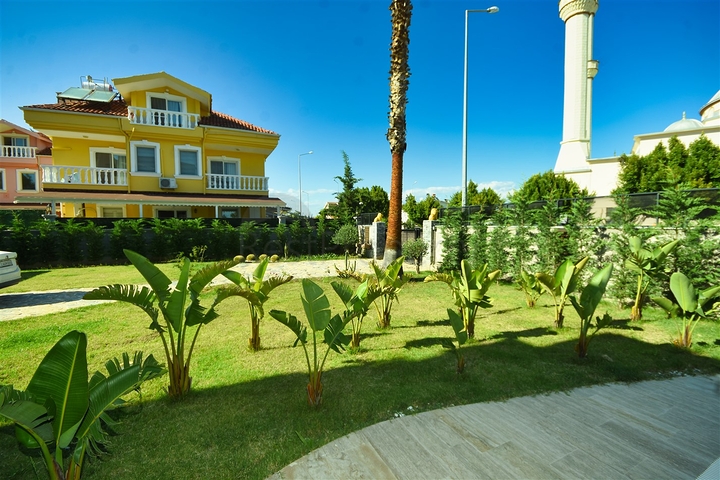 فيلا 7 + 1 في منطقة بيليك أنطاليا 