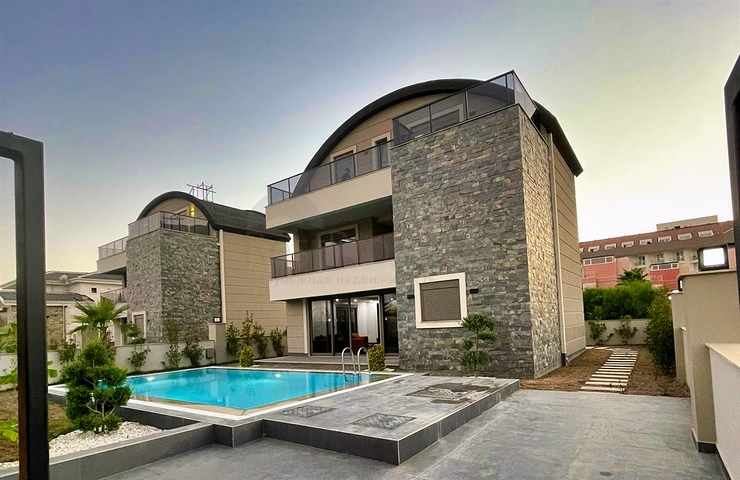 فيلا 4+1 في قادري-حي أنطاليا 