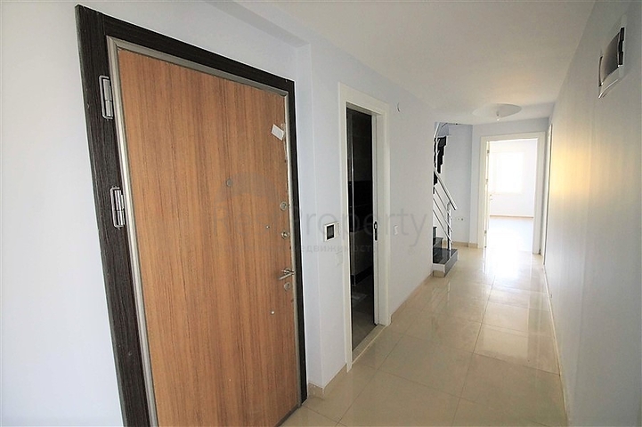 دوبلكس 4 + 1 مع مطبخ منفصل في سيكجيلي