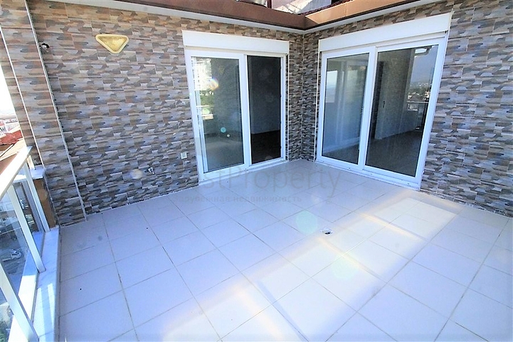 دوبلكس 4 + 1 مع مطبخ منفصل في سيكجيلي