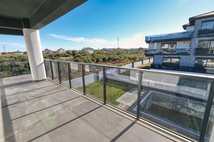 فيلا 5+1 في دوشيمالتي-منطقة أنطاليا 