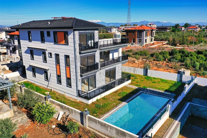 فيلا 5+1 في دوشيمالتي-منطقة أنطاليا 