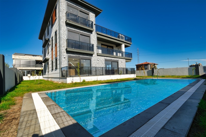 فيلا 5+1 في دوشيمالتي-منطقة أنطاليا 