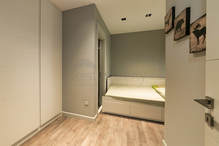 شقة 4 + 1 في حي إرمينيك أنطاليا 