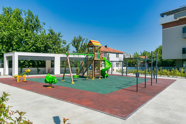 شقة 4 + 1 في حي إرمينيك أنطاليا 