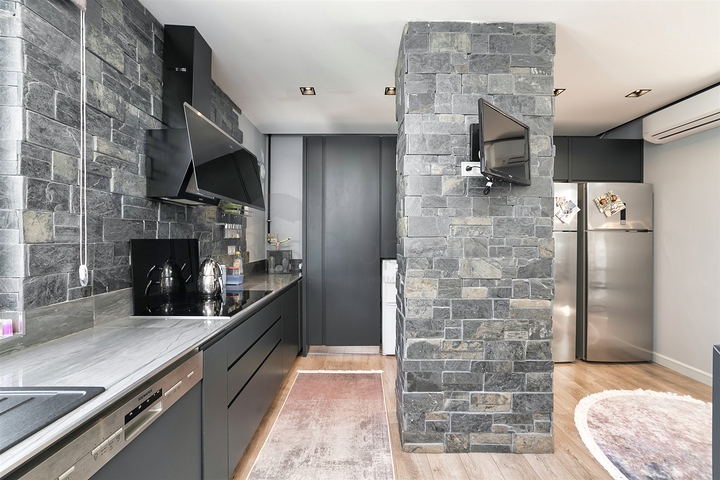 شقة 4 + 1 في حي إرمينيك أنطاليا 