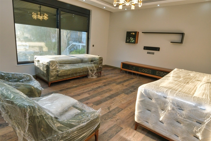 فيلا 7+1 في أيدينليك - حي أنطاليا 