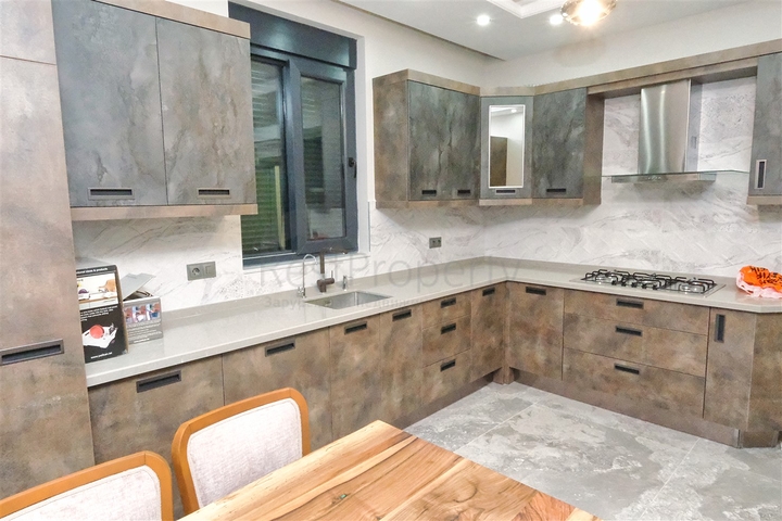 فيلا 7+1 في أيدينليك - حي أنطاليا 