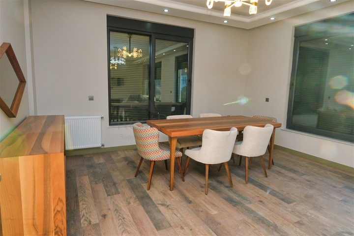 فيلا 7+1 في أيدينليك - حي أنطاليا 