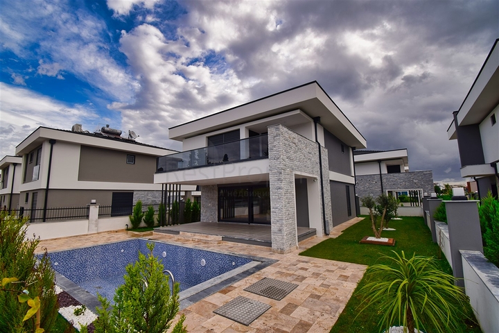 فيلا 4+1 في كيمير-منطقة أنطاليا 