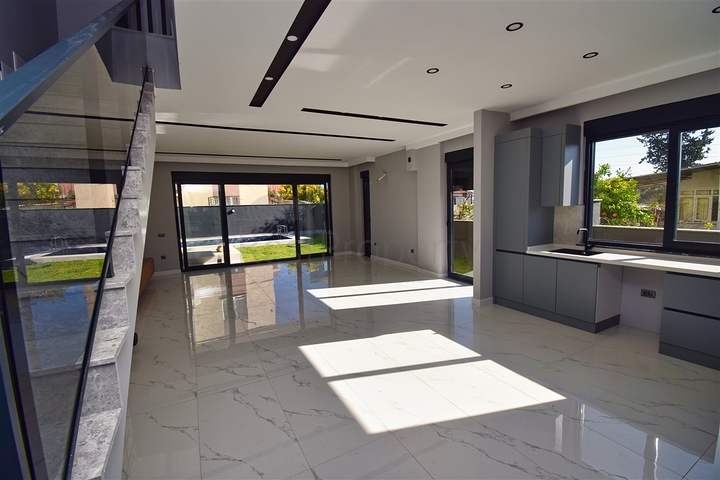 فيلا 3 + 1 في حي ارمينيك انطاليا 