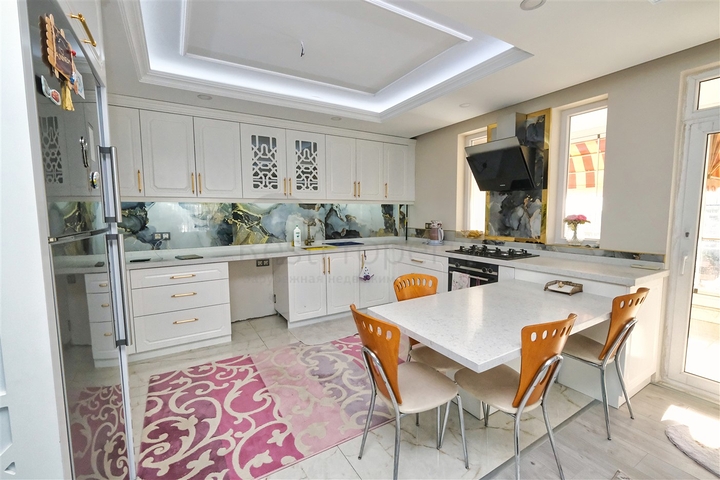 شقة دوبلكس 4 + 2 في حي سيتيلر أنطاليا 