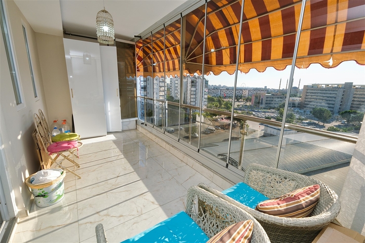 شقة دوبلكس 4 + 2 في حي سيتيلر أنطاليا 