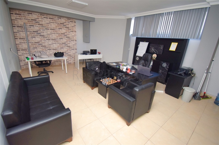 المباني التجارية في كونيالتي-منطقة أنطاليا للبيع. 