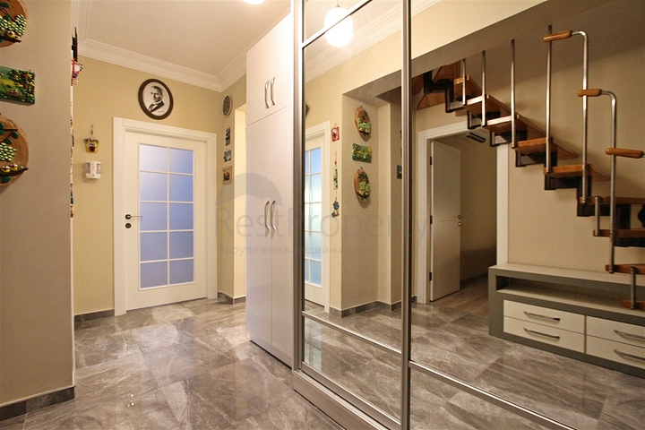 شقة دوبلكس 5 + 2 في كاجلايان - حي أنطاليا 