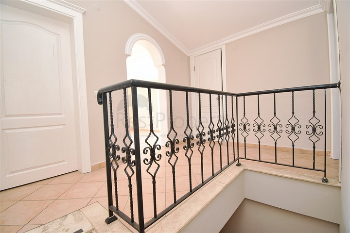 شقة دوبلكس 6 + 1 في حي بينارباشي - أنطاليا 