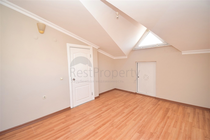 شقة دوبلكس 6 + 1 في حي بينارباشي - أنطاليا 