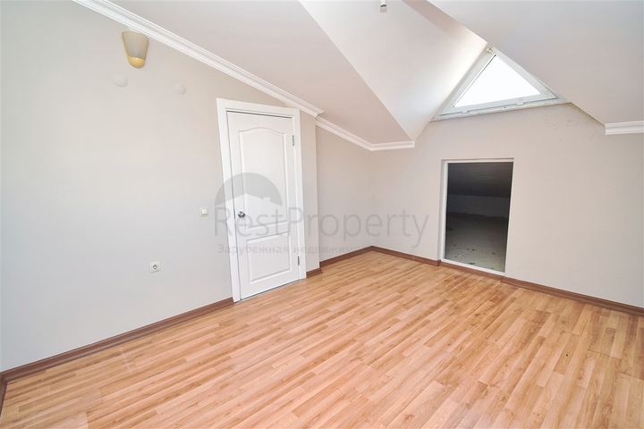 شقة دوبلكس 6 + 1 في حي بينارباشي - أنطاليا 