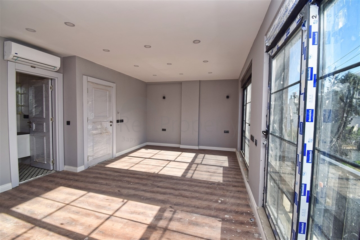 مشروع استثماري لفيلا 5 + 1 في إرمينك - حي أنطاليا 