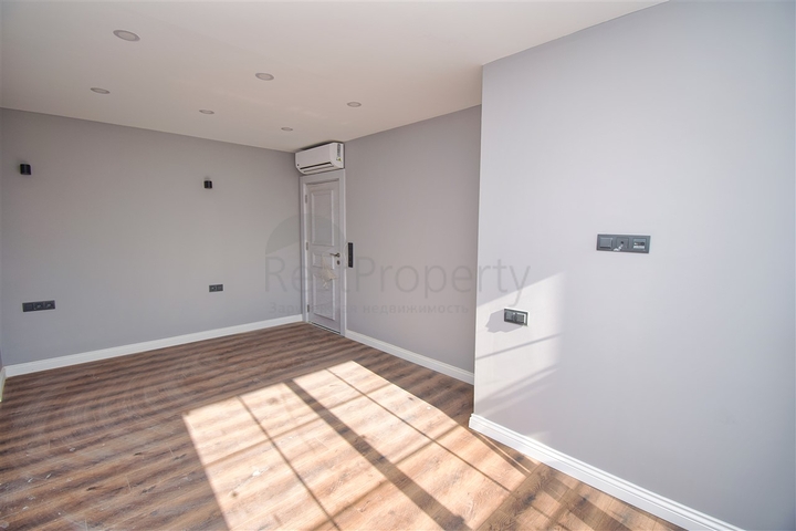 مشروع استثماري لفيلا 5 + 1 في إرمينك - حي أنطاليا 