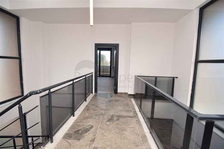 فيلا 4 + 1 في حي ارمينيك انطاليا 