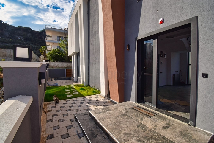 فيلا 4 + 1 في حي ارمينيك انطاليا 