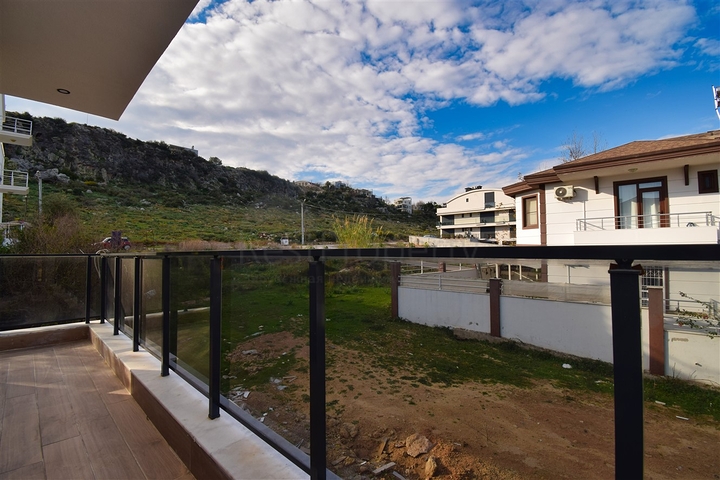 فيلا 4 + 1 في حي ارمينيك انطاليا 