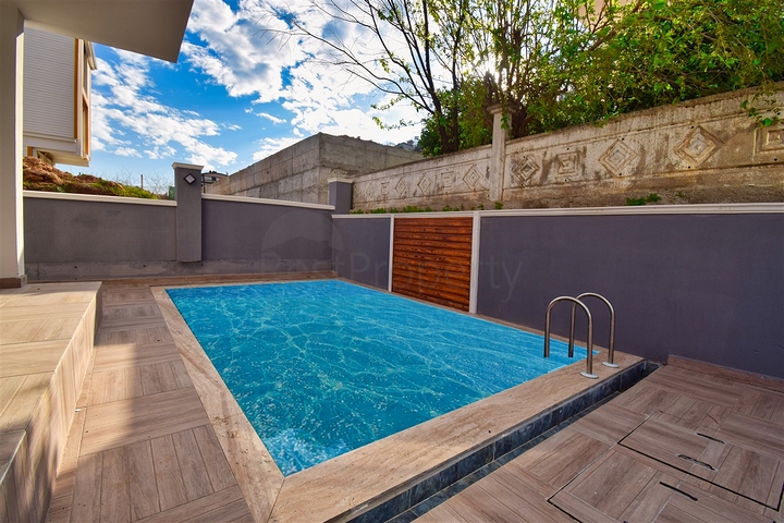 فيلا 4 + 1 في حي ارمينيك انطاليا 