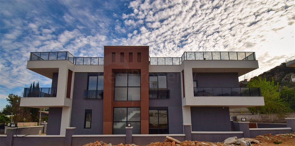 فيلا 4 + 1 في حي ارمينيك انطاليا 