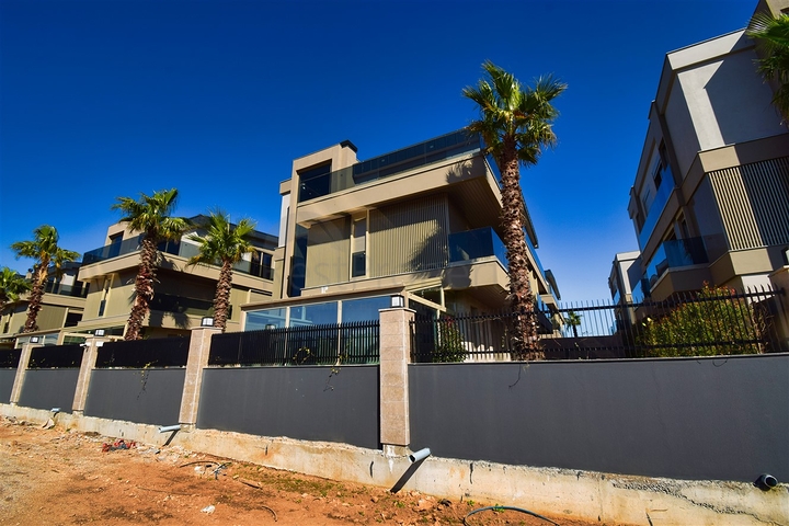 فلل 5 + 2 في أكسو-منطقة أنطاليا 