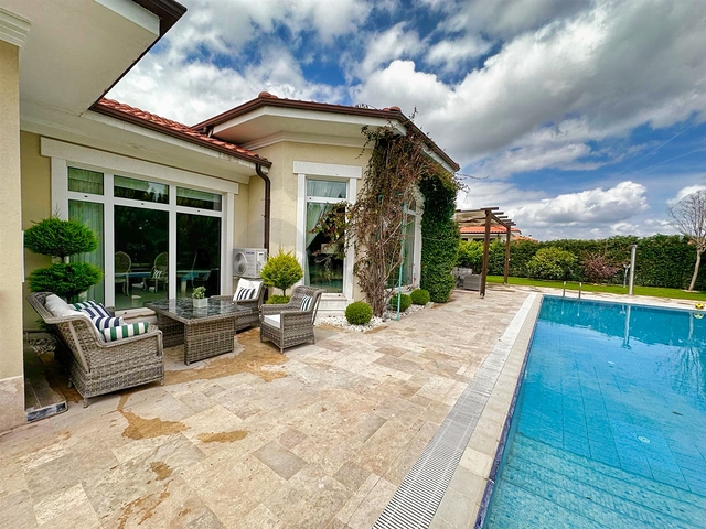 فيلا 5+1 في دوشيمالتي-منطقة أنطاليا 