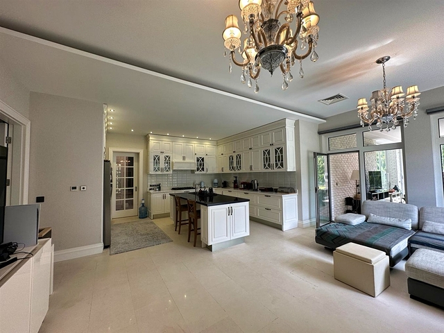 فيلا 5+1 في دوشيمالتي-منطقة أنطاليا 