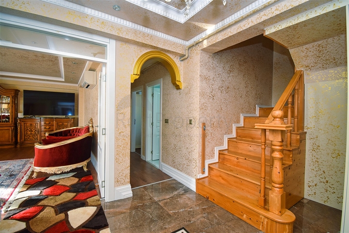 شقة دوبلكس 4 + 2 في كاجلايان - حي أنطاليا 