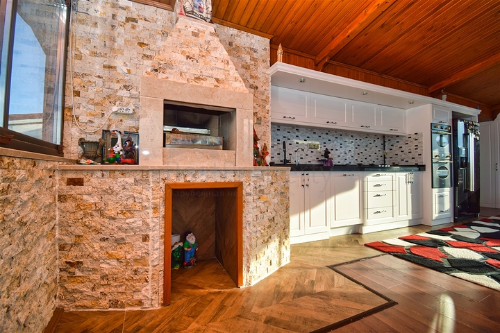 شقة دوبلكس 4 + 2 في كاجلايان - حي أنطاليا 