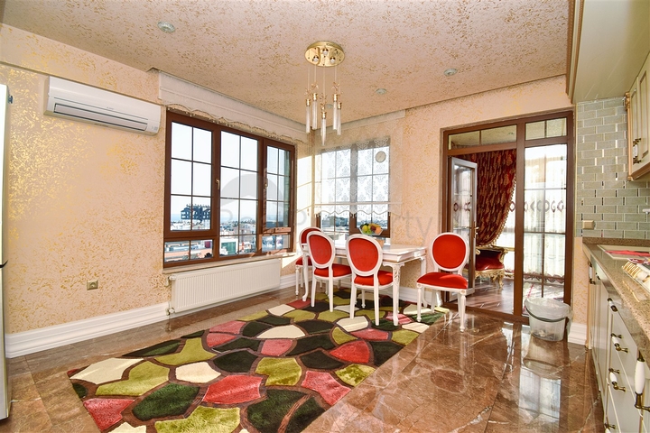 شقة دوبلكس 4 + 2 في كاجلايان - حي أنطاليا 