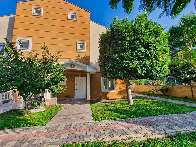 فيلا 5+1 في ساريسو - حي أنطاليا 