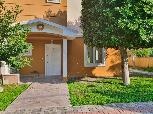 فيلا 5+1 في ساريسو - حي أنطاليا 