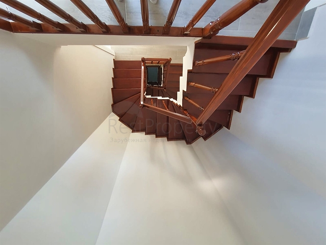 فيلا 5+1 في ساريسو - حي أنطاليا 