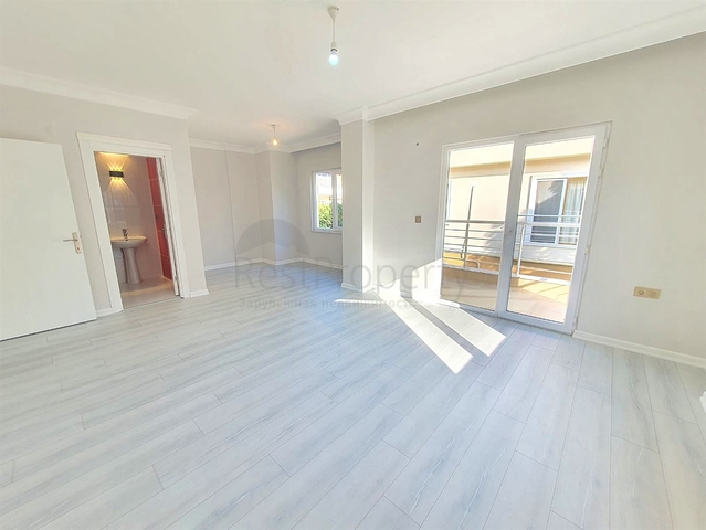 فيلا 5+1 في ساريسو - حي أنطاليا 